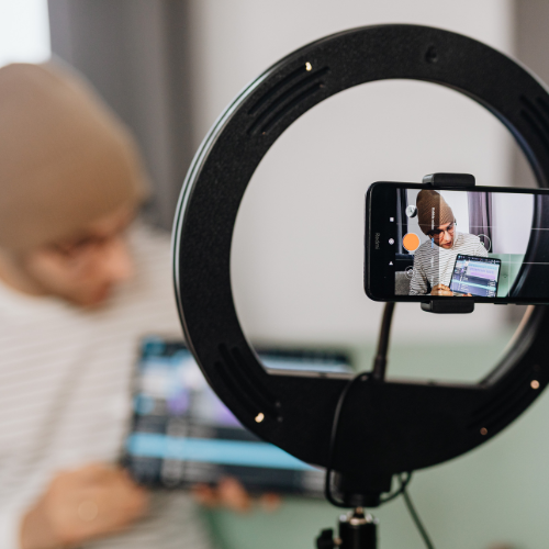 EDICIÓN DE FOTOS Y VIDEOS PARA EMPRENDEDORES UTILIZANDO IA Y CANVA